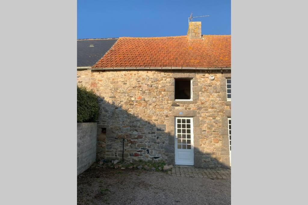 Sciotot - Bord De Mer - La Petite Maison Les Pieux Exterior photo